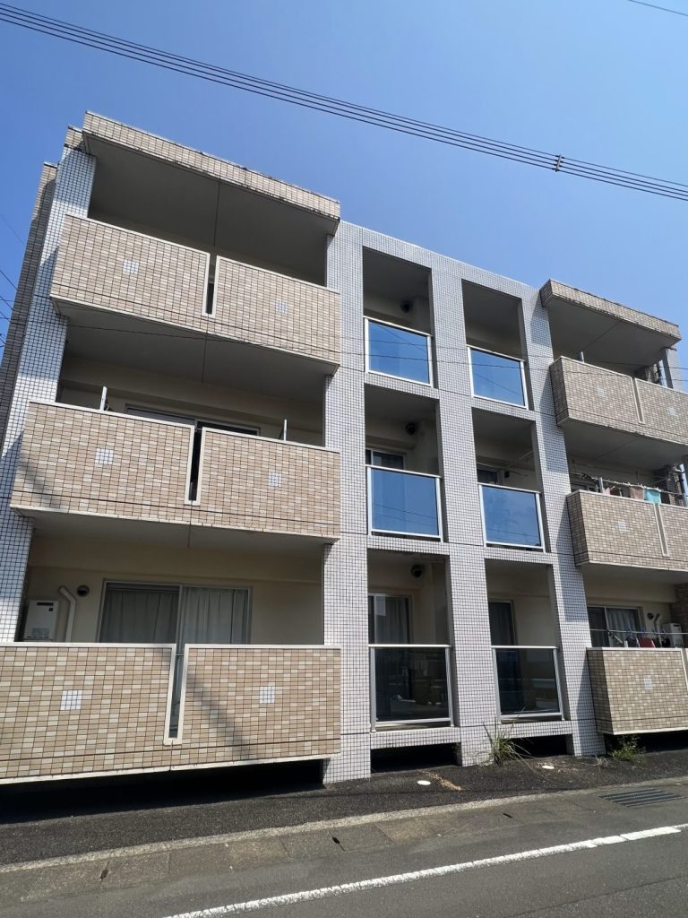 マ・シェリ人吉外観